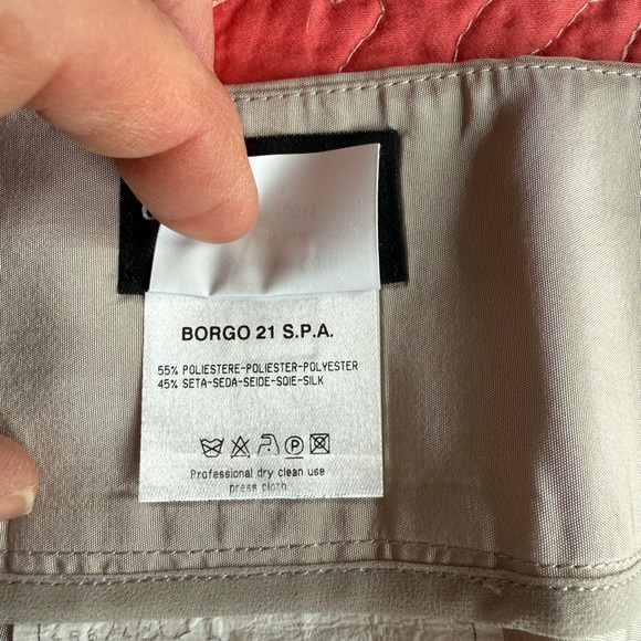 Giorgio Armani Women's  Champagne slacks. Silk blend size 44. like new vintage. - Picture 7 of 8